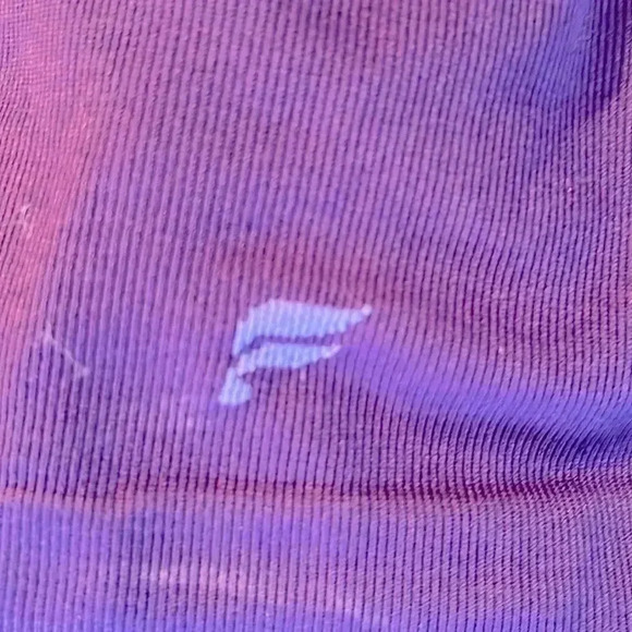 Purple workout yoga tanktop with mesh back - Picture 3 of 3